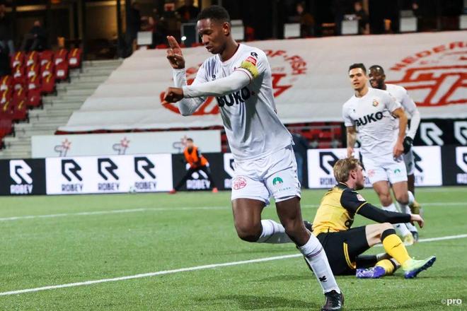 职业足球俱 职业足球俱